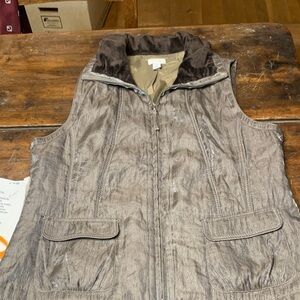CHICO’S VALISA SHIMMER VEST IN AGED BRONZE WITH CHOCOLATE BROWN FAUX FUR COLLAR